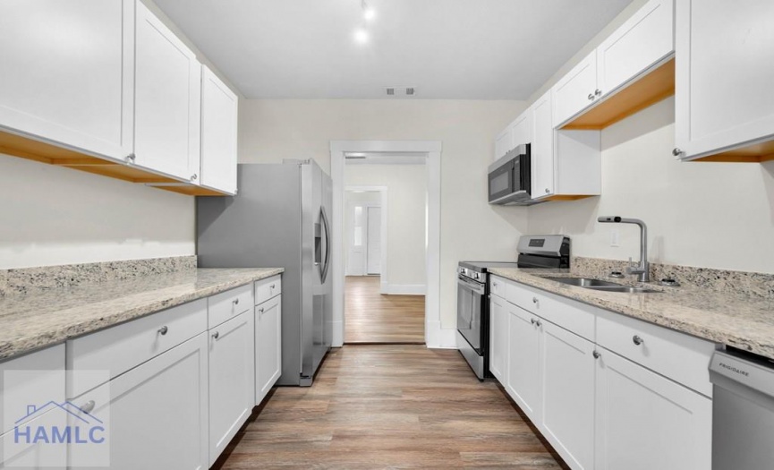 Modern Kitchen with Granite countertops, New cabin